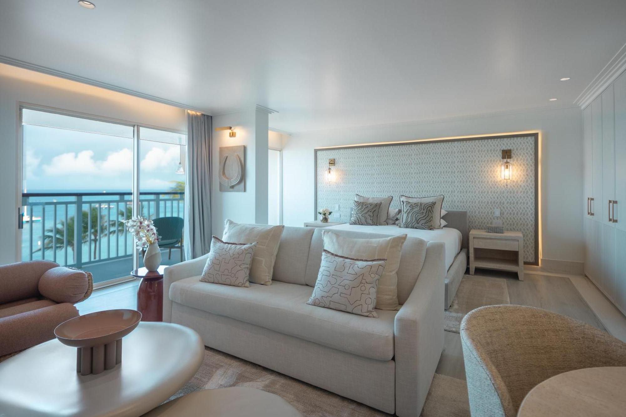 Deluxe Sunset King Studio Balcony Partial Oceanfront